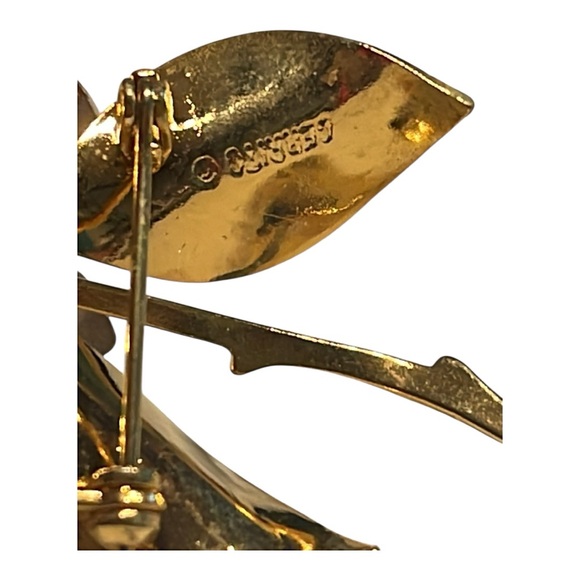 Signed VTG Giovanni Cerrito 22K Gold Plated White Enamel Rose Brooch – 2.25” - Picture 5 of 7